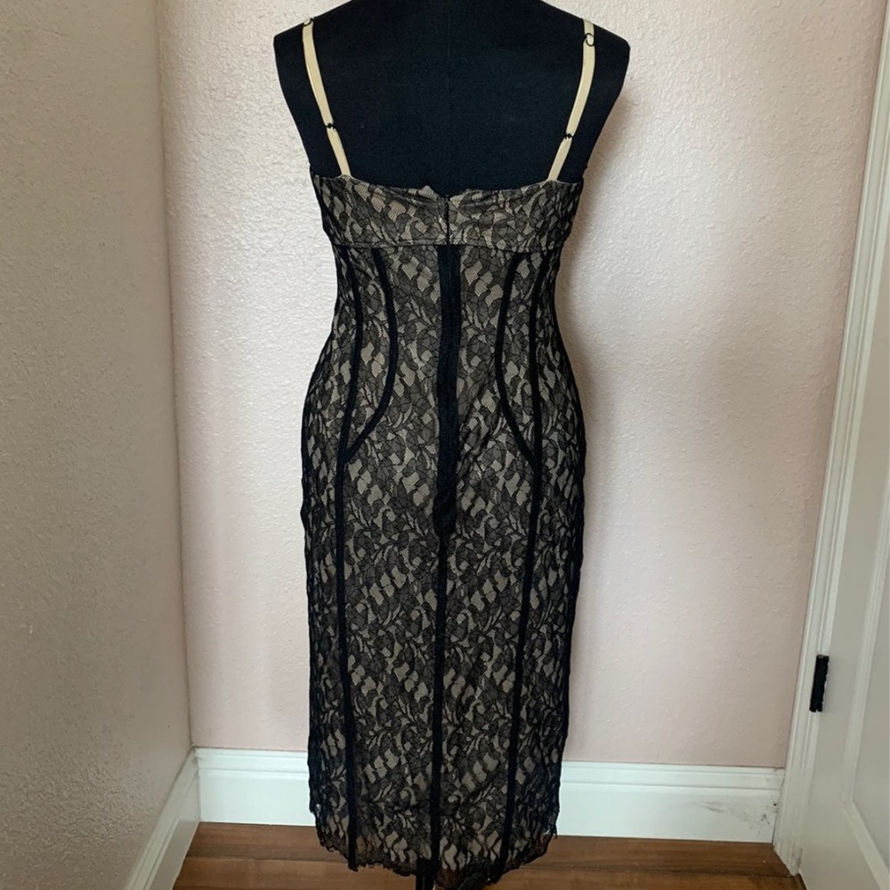 Lace Dress - Picture 3 of 4